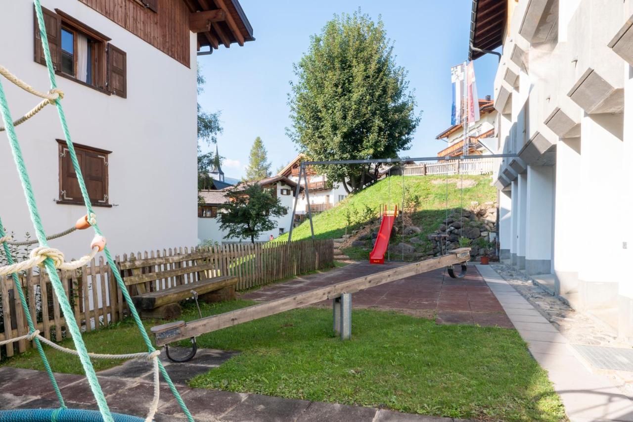Alpablueamli Apartamento Pany Exterior foto
